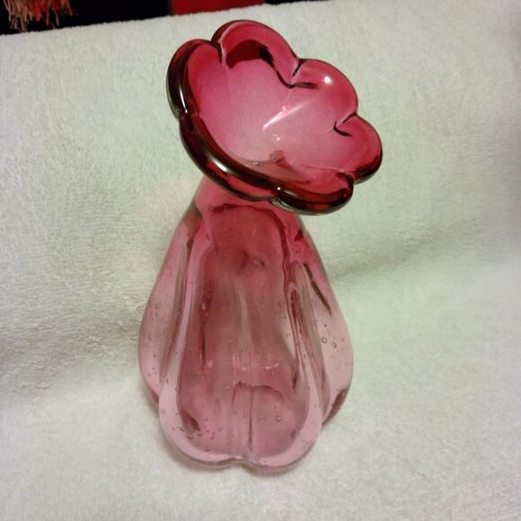 Blown ruffled glass vase, cranberry to pink, bubbles, ground pontil 8 1/4" - Picture 1 of 8